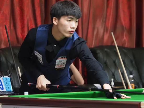 球和快速的 球和快速的