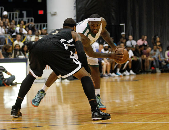 毫不掩飾對 毫不掩飾對